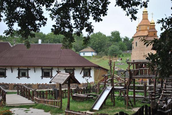 Отель Dykyi Khutir Melniki  Экстерьер фото